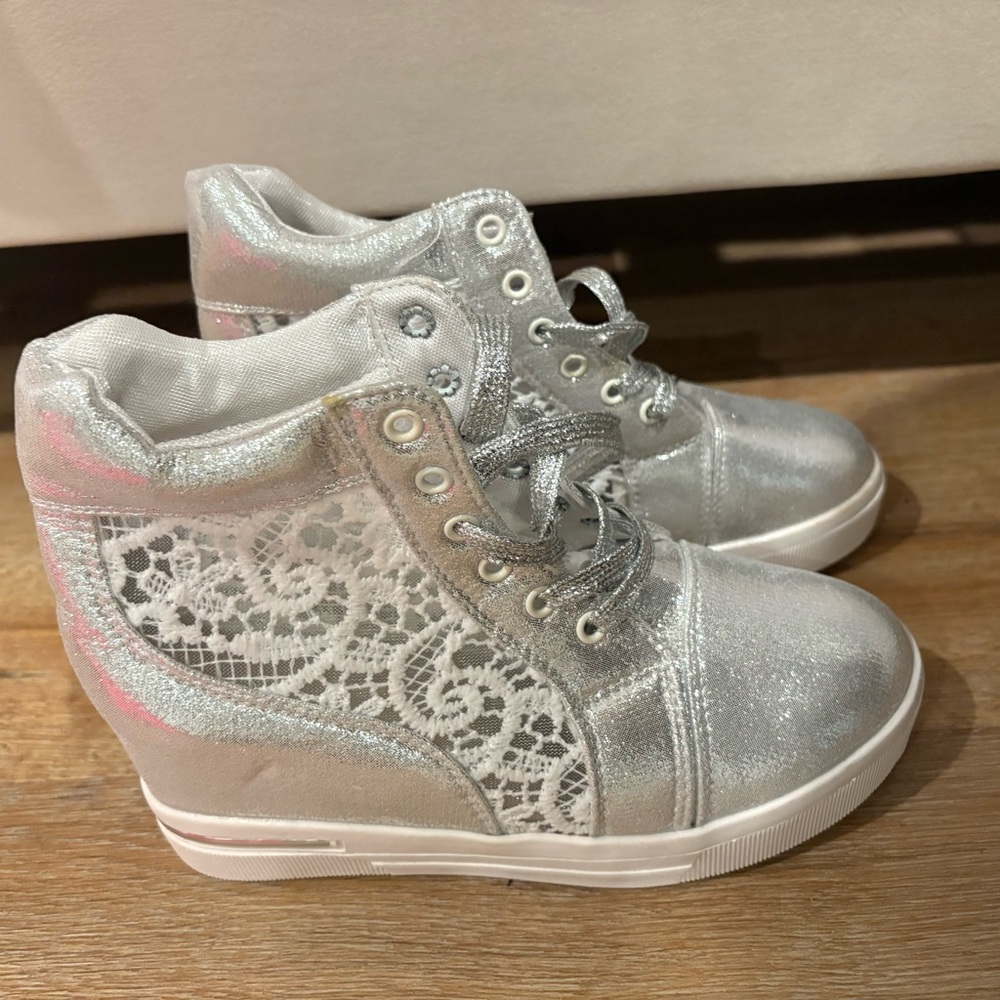 Shiny Silver Lace-Up Women's sneakers